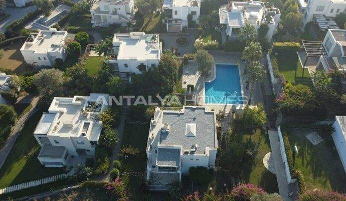 Furnished Flat with a Sea-View Terrace in Bodrum Türkbükü