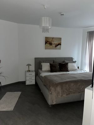 Schlafzimmer Bild 1