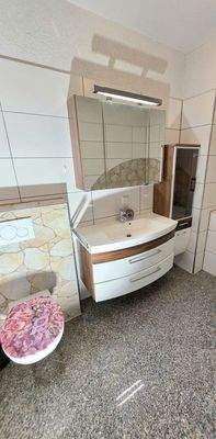 Badezimmer groß(1.OG)