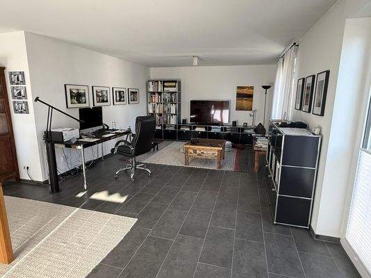 Moderner, großzügiger Wohnbereich