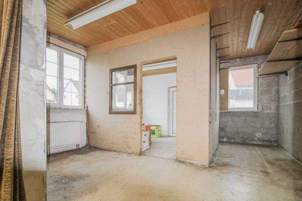 Werkstatt Vorraum + Büro