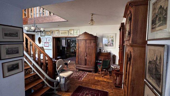 Diele mit Treppe zum 1.OG.jpeg