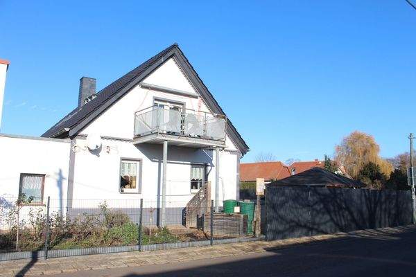 Seitenansicht mit Balkon