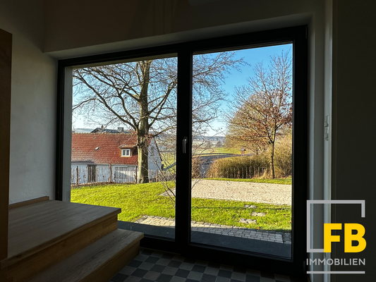 Blick von innen auf die Terrasse