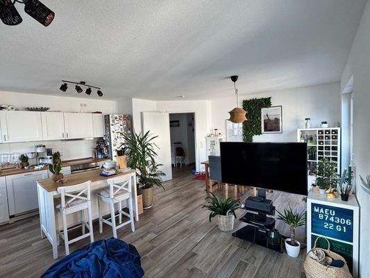 Wohn-/Esszimmer mit Küche