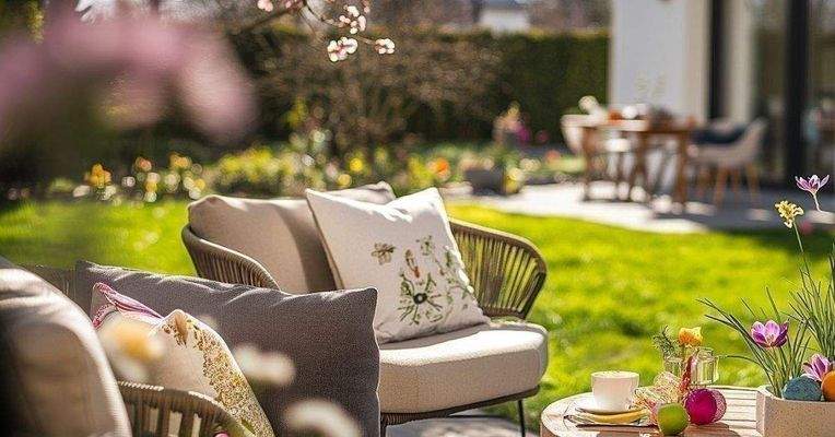 Mit Garten und viel Grün