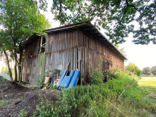 Scheune an der Wiese (1).JPG