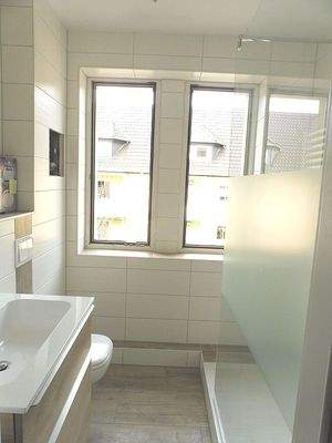 neues Bad mit Dusche