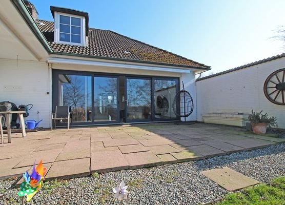 Terrasse vor dem Wohnzimmer
