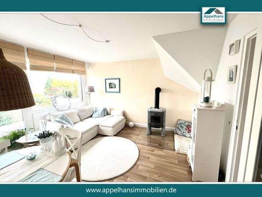 Wohnbereich mit Kamin 1.OG