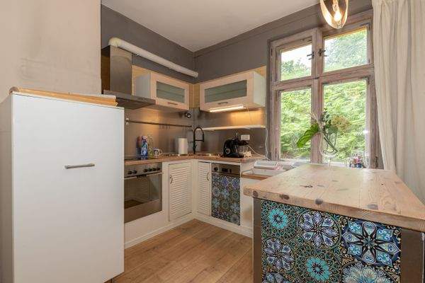 Die liebevoll gestaltete Einbauküche 