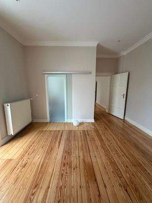 Schlafzimmer mit Badezimmer