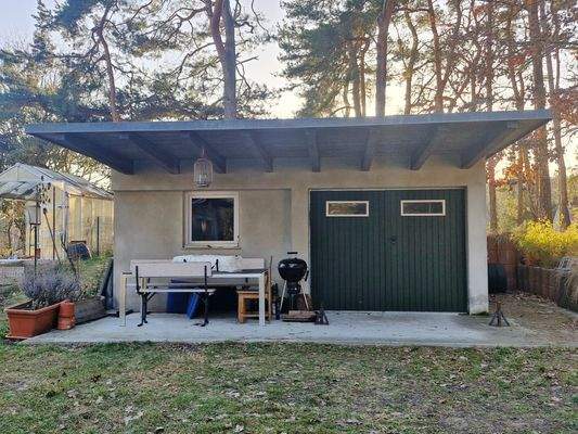 Gartenhaus mit Sitzplatz