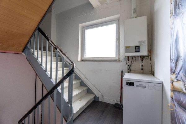 Wohnung OG - Treppenhaus + Heizungsanlage 