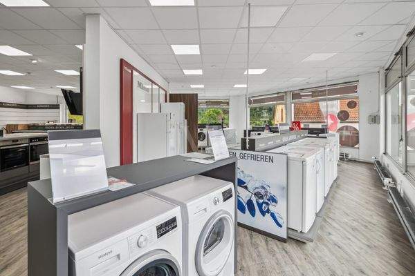 Große, helle Schaufenster