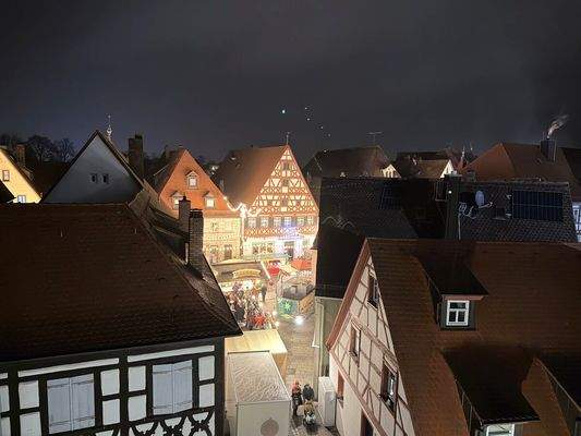 Blick auf den Weihnachtsmarkt