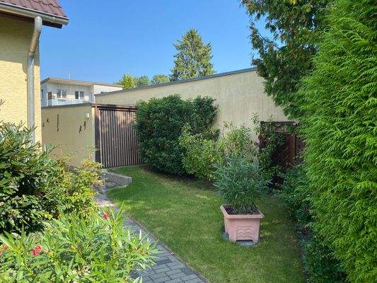 Gartenweg - Garage hinten