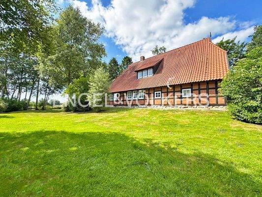 Seitliche Hausansicht