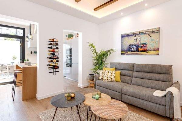 Heller Wohn-/Essbereich