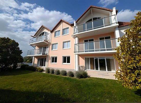 Moderne Gartenwohnung mit Terrasse -Panorama - Lichtdurchflutetes Mehrfamilienhaus in ruhiger Lage