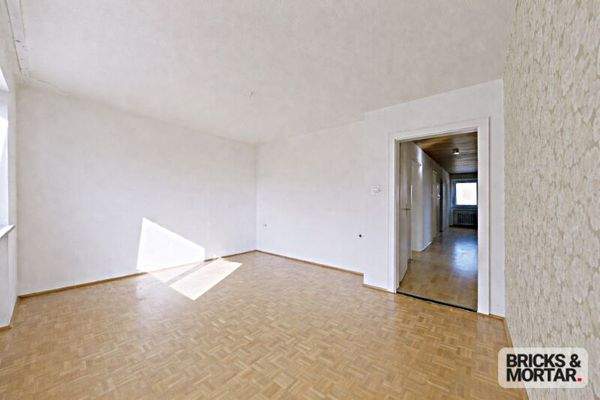 Schlafen, Wände mit KI in weißer Farbe