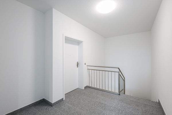 Wohnungstür, Treppenhaus