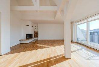 Wohnzimmer mit Kamin