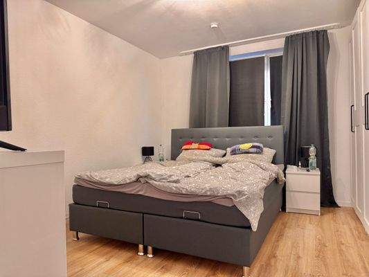 Schlafzimmer OG links