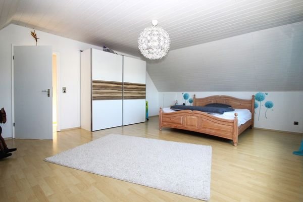 … Elternschlafzimmer ... 