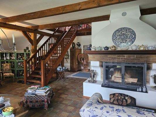 Wohnzimmer mit Kamin