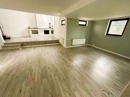 Großer Raum im Untergeschoss
