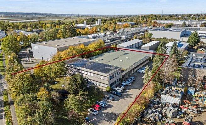 eh. Lagerhalle mit Bürotrakt. Kaufobjekt grob umrandet