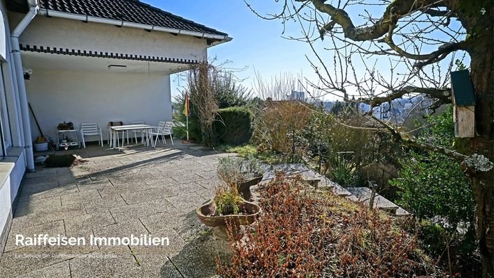 RAIBA IMMO - Wohnen am Sonnenhang 1 - Terrasse