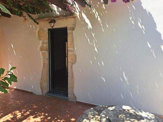 Kreta, Douliana: Renoviertes Steinhaus mit Pool und Garten zu verkaufen