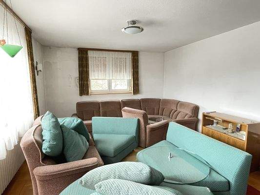 Wohnzimmer mit Balkon - Altbau