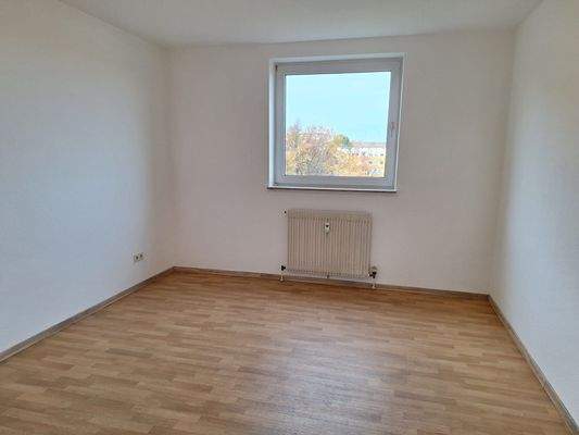 Leeres Zimmer mit Fenster