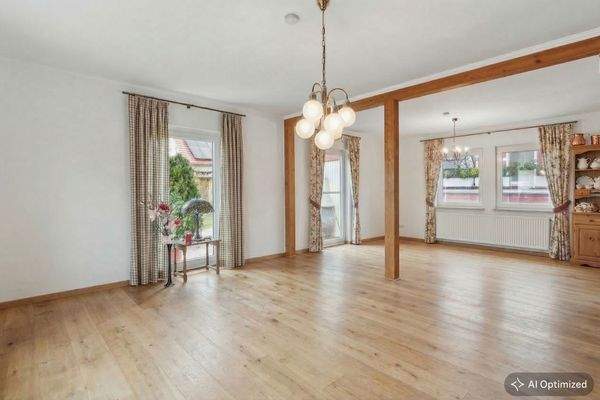 Wohn-Essbereich unmöbliert