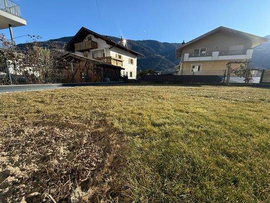 DE | Neuwertige 4-Zimmer-Maisonette in Rabland! 165 m² Garten, 2 Terrassen, Balkon, vollmöbliert, 3 Parkplätze – jetzt besichtigen! IT | Duplex 4 locali come nuovo a Rablà! Giardino 165 m², 2 terrazze, balcone, arredato, 3 posti auto – visita ora! EN | Li