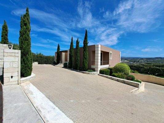 Schöner Rückzugsort mit spektakulärer Aussicht zum Verkauf in Kalyves