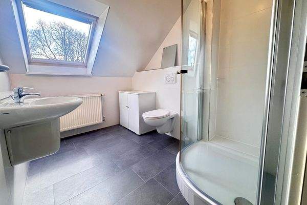 Badezimmer im Dachgeschoss