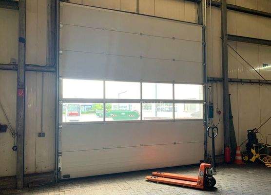 Großes Sektionaltor