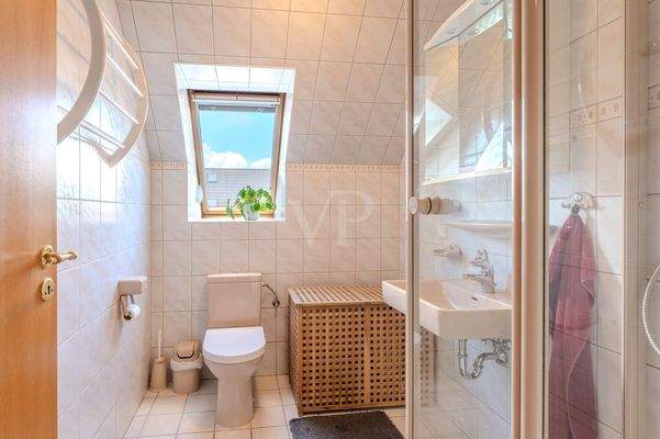 Duschbad im Dachgeschoss