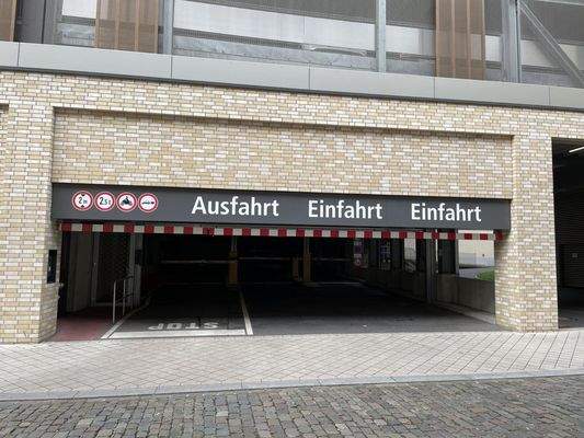 Ein- und Ausfahrt