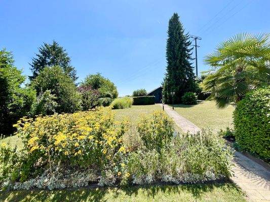 wunderschöne Gartenanlage