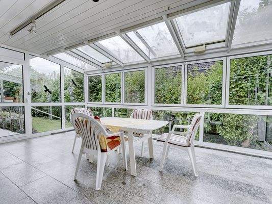 Wintergarten mit Blick ins Grüne