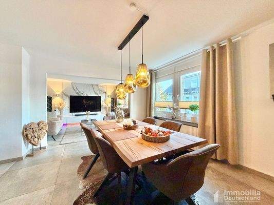 Offener Wohn-/Essbereich OG