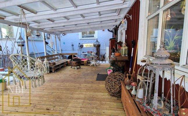 Gästehaus mit überdachter Terrasse