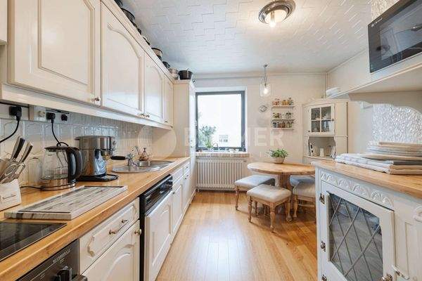 Küche virtuell aufbereitet KI