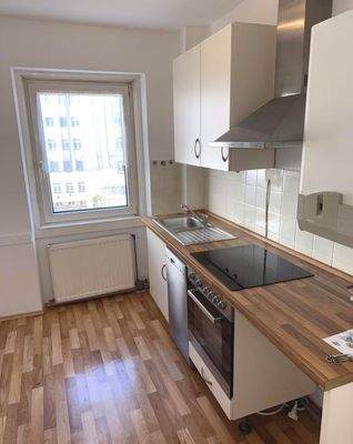 Küche mit Einbauküche