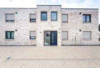 Modernes Mehrfamilienhaus